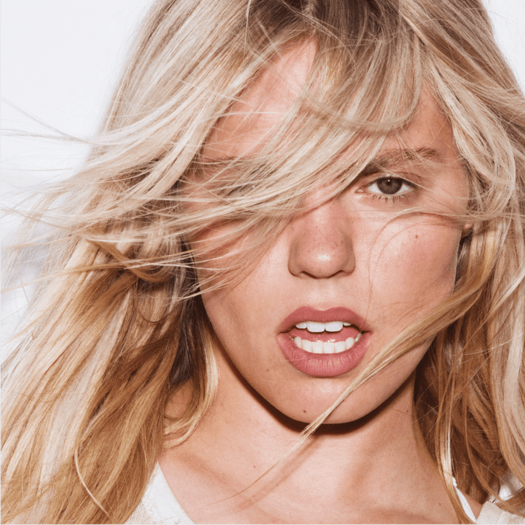 Reneé Rapp muestra su caótico interior con BITE&nbsp;ME